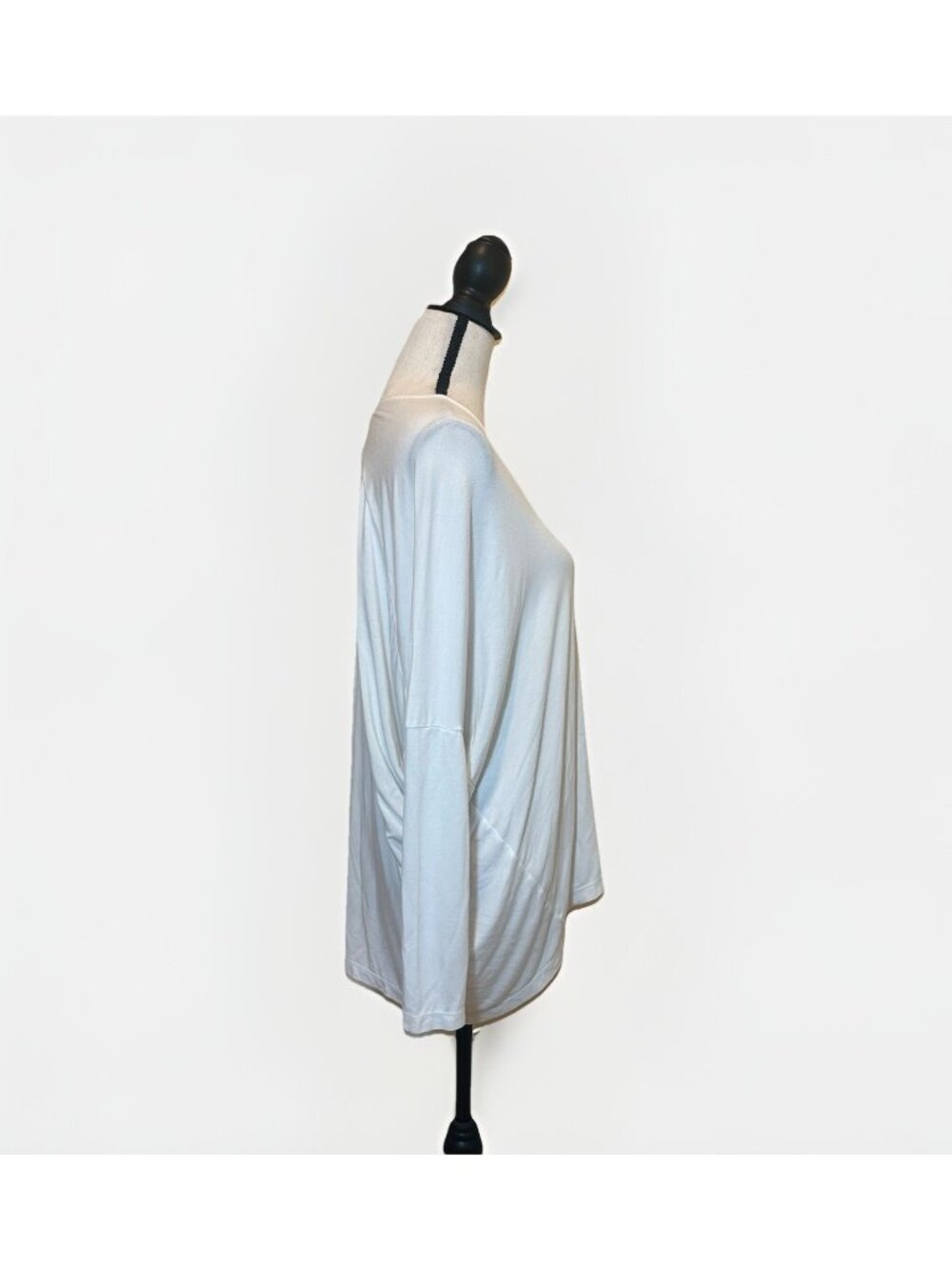Club Monaco Top Women’s Medium White Oversized V-Neck Flowy *Flaw - Picture 3 of 12
